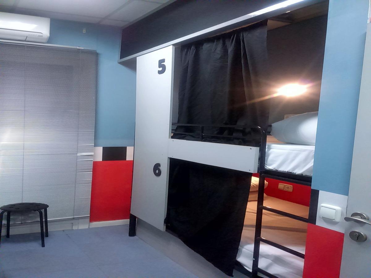 Open Hostel Madrid Ngoại thất bức ảnh