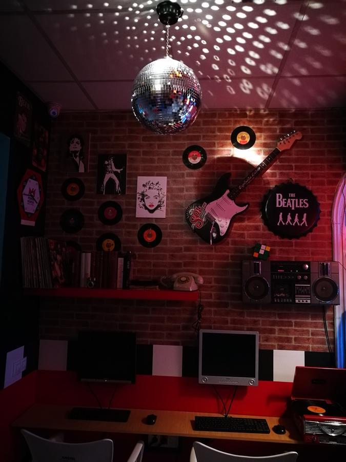 Open Hostel Madrid Ngoại thất bức ảnh