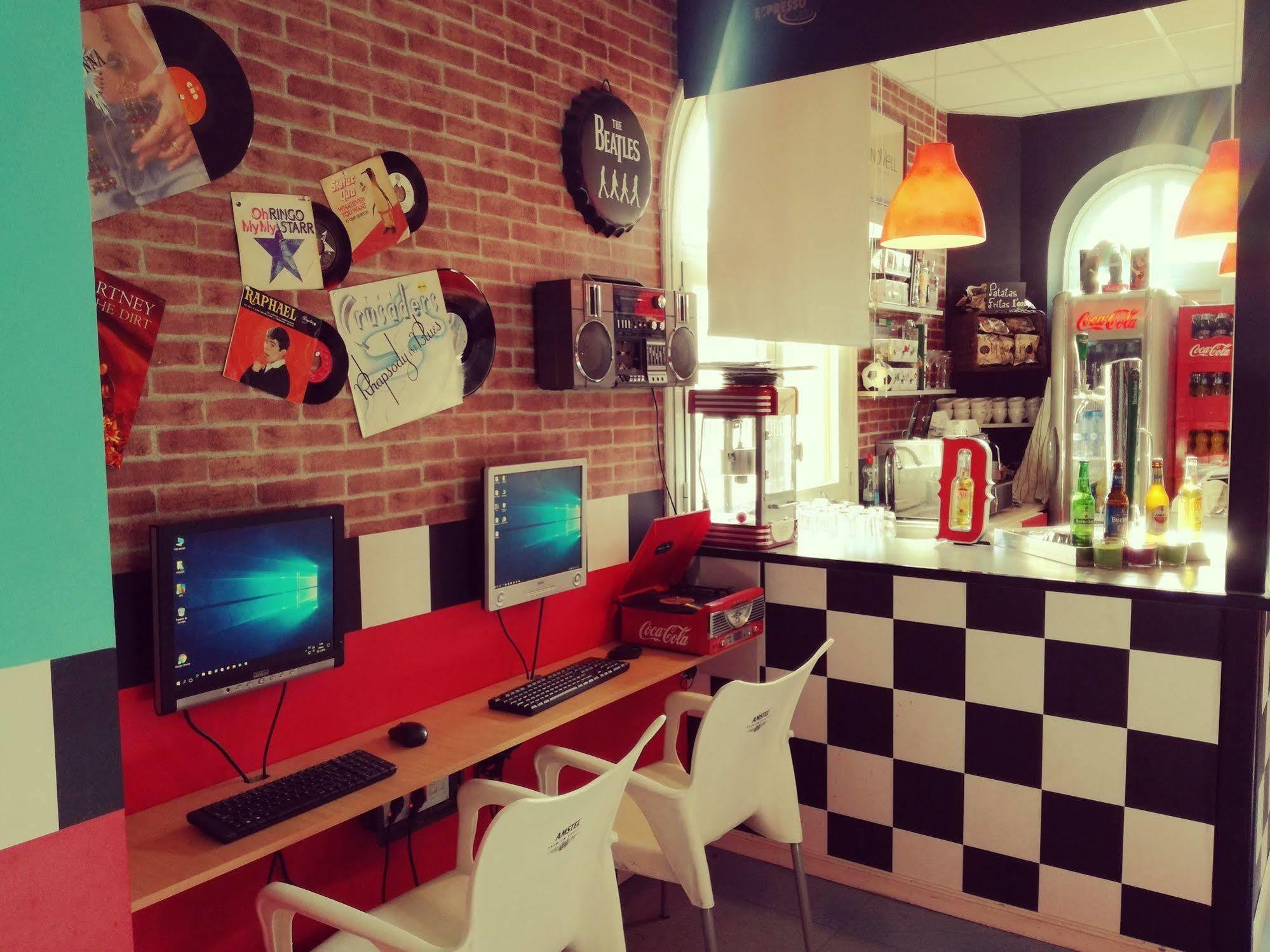 Open Hostel Madrid Ngoại thất bức ảnh