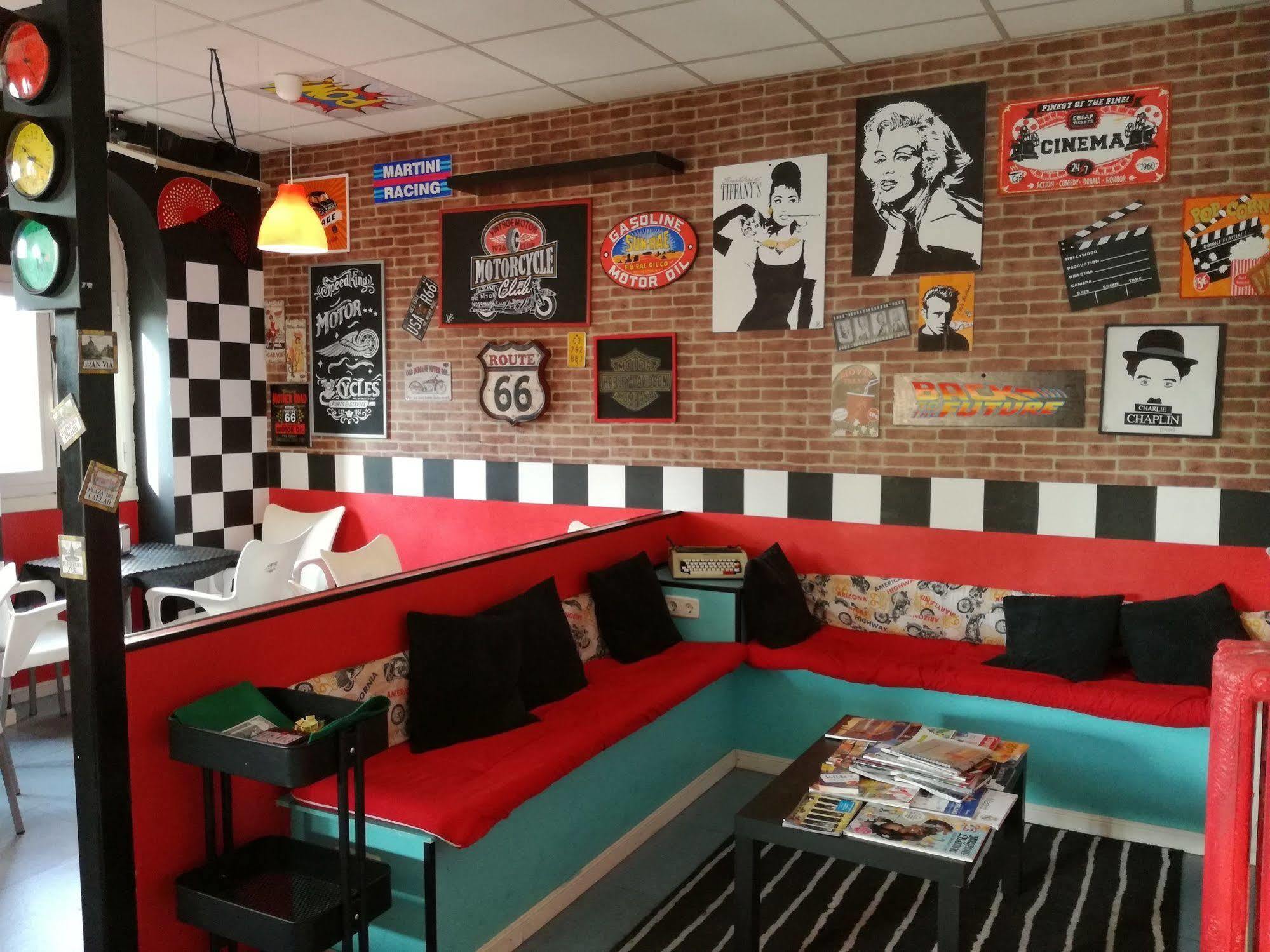 Open Hostel Madrid Ngoại thất bức ảnh